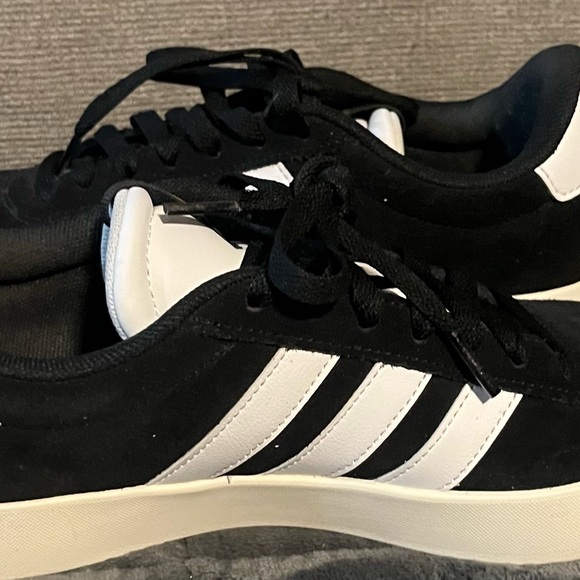 Adidas Black and White Sneakers with Gold Logo - Picture 5 of 9